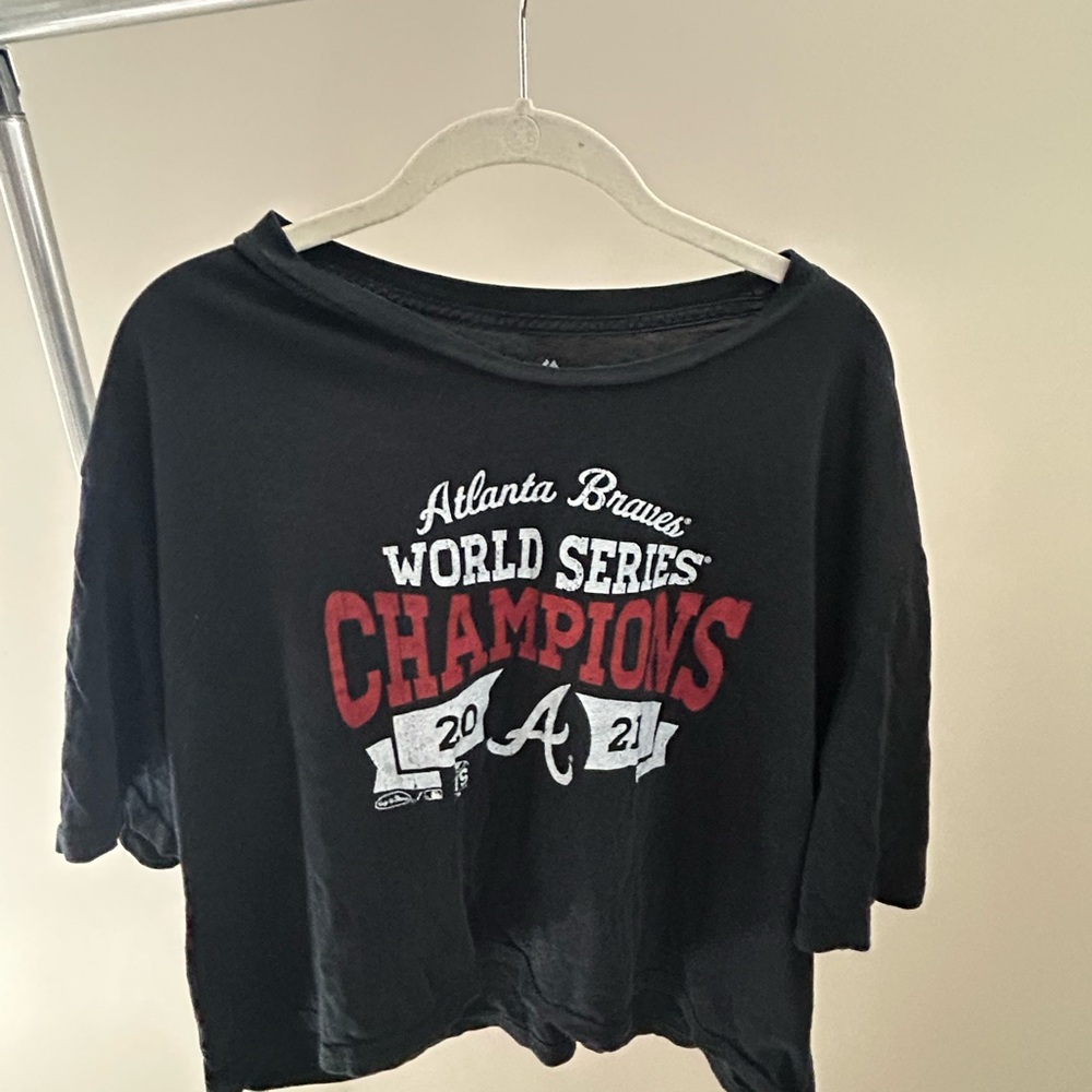 2021 Atlanta Braves World Series Champions Black Graphic Crop Tee